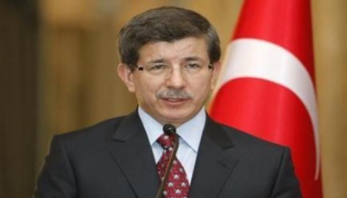 داود أوغلو: نسعى لإنشاء جسر جوي لنقل المصابين من غزة لتركيا