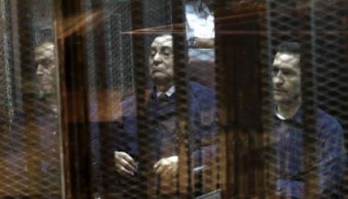 بدأ محاكمة المخلوع ونجليه وفي انتظار البراءة من قضاء العسكر