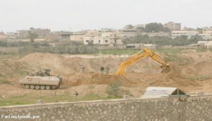 جيش السيسي يشدد حصاره لغزة ويدمر عشرات الأنفاق