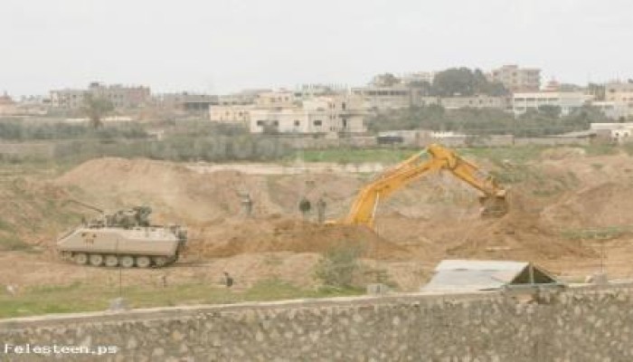 جيش السيسي يشدد حصاره لغزة ويدمر عشرات الأنفاق
