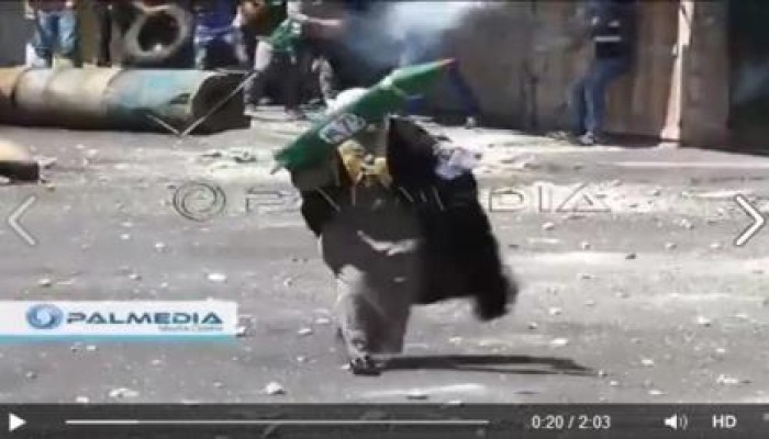 فيديو .. جنود صهاينة يتراجعون أمام فلسطيني بصاروخ ورقي