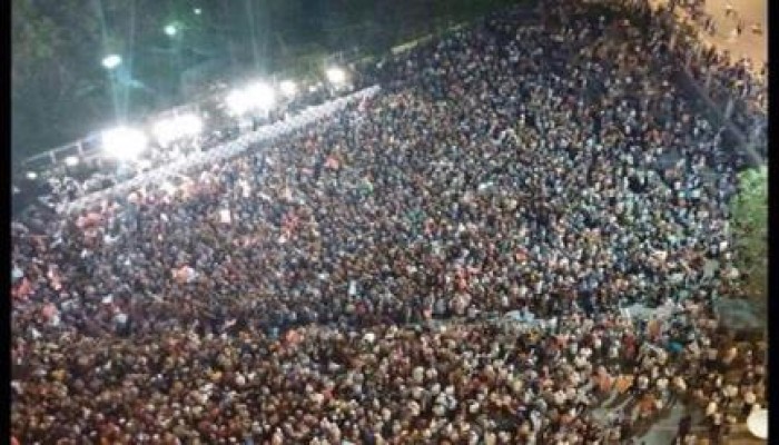 أردوغان يحتفل وسط أنصاره بفوزه بانتخابات الرئاسة (بث مباشر)