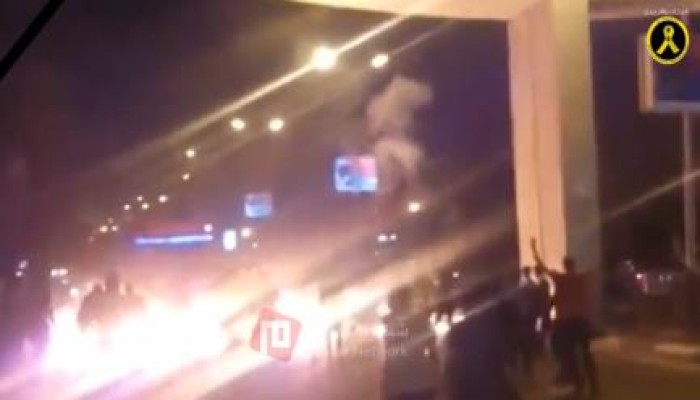 فيديو: شباب ثائر يقطع طريق كورنيش المعادى بالقرب من اندريا المعادى تنديدا بالانقلاب