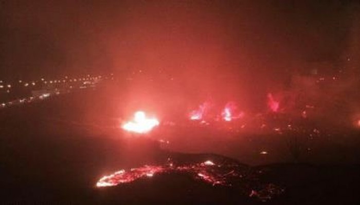 بعد زيارة "النحس"  للسعودية ..حريق هائل يلتهم جانب كبير من وادي حنيفة بالرياض (صور- فيديو)