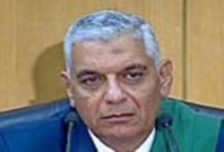 عائشة الشاطر توجه تساؤلات للقاضي "المتأثر" بمرافعة مساعد العادلي