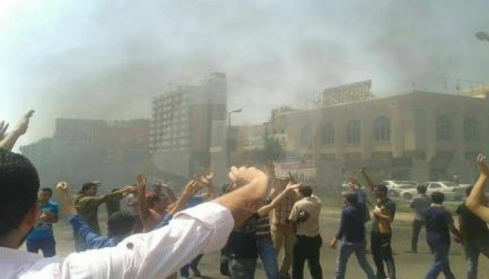 الثوار يقطعون طريق الأوتوستراد بشكل مفاجئ قبل يوم من انتفاضة القصاص