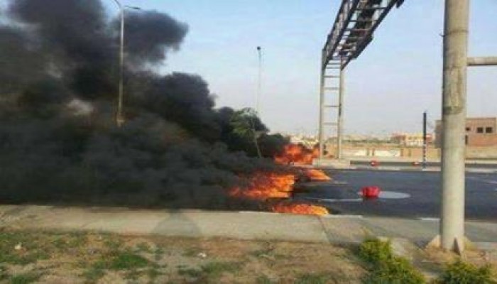 عام علي المذبحة مجهولون يقطعون طريق المحور المركزى وشلل مروري في مصر