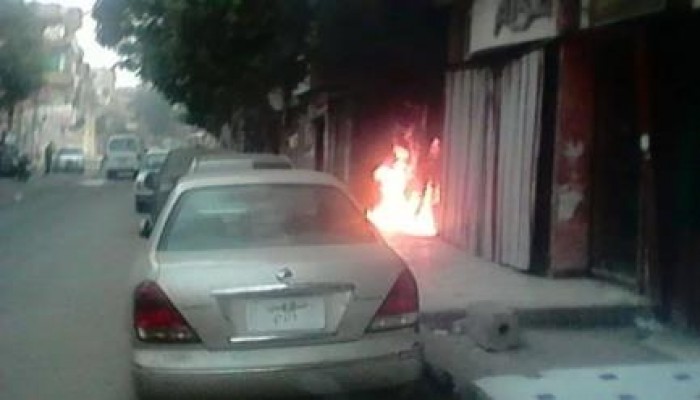 بني سويف: مجهولون يضرمون النار بمنزل مؤسس تمرد بني سويف ويقطعون شارع عبد السلام عارف