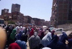 ثوار الإسكندرية يحتشدون بأبو سليمان رغم الإعتداء علي مسيرتهم الصباحية