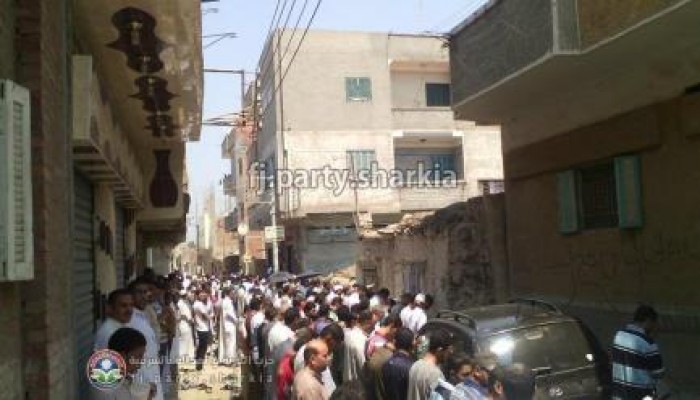 بالصور : جنازة ضخمة للشهيد خيري الشوادفي الذي قُتل برصاص الانقلاب العسكري خلال تظاهرات أمس