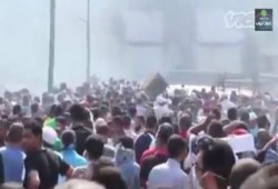 بالفيديو.. في ذكرى مذبحة رمسيس شاهد كيف قتلت داخلية الانقلاب المتظاهرين العزل