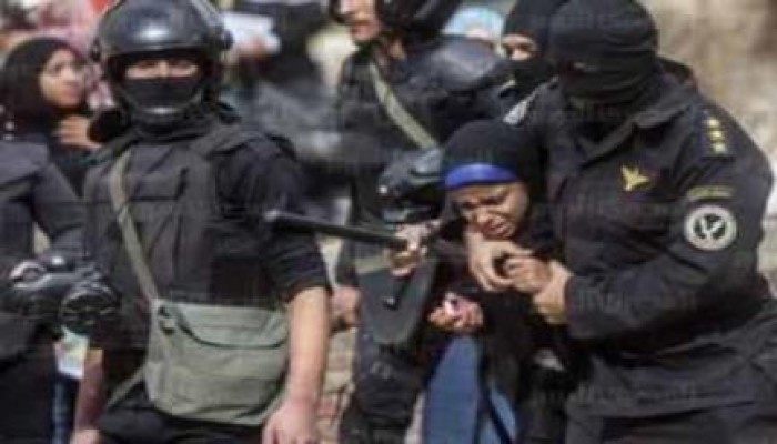 اعتقال طالبة حاولت دخول وزارة التعليم العالى