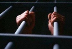 اعتقال أمين حزب الوسط بأسوان و16 آخرين