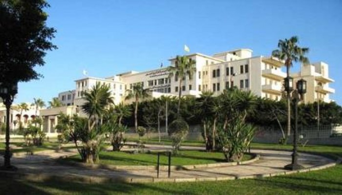 الأطباء يتنصرون في إضرابهم بعد إقالة مديرة مستشفى "جمال عبد الناصر"