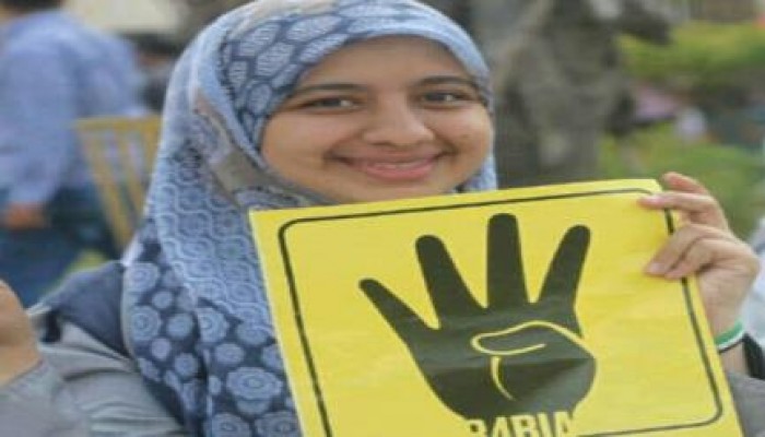 الحرة " منة مصطفى" تنجح في عامها الدراسي بتقدير عام جيدجدا بكلية الآداب