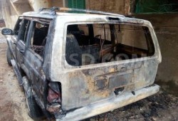 بالصور : مجهولون يحطمون سيارة أمين عمال حزب المؤتمر الانقلابي بـ ‫‏الشرقية‬