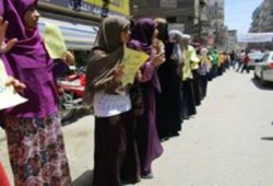 حرائر الفيوم ينتفضن تحت شعار"ضنك..نجيب منين"