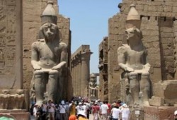التحرش الجنسي ينهش جسد السياحة المصرية (تقرير)