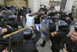 قوات الأمن تفض وقفة لتجار بني سويف أمام شركة الكهرباء