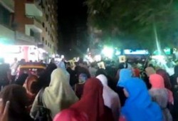 مسيرة ليلية بالحوامدية تحيي صمود المقاومة الفلسطينية