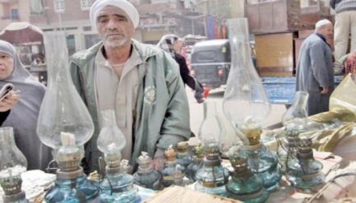 لمبة جاز "صينية" لمواجهة انقطاع الكهرباء