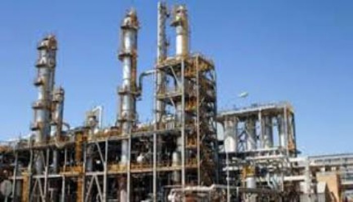 بعد اعفاء الجيش من الضريبة : فرض ضريبة عقارية على "حقول البترول والغاز"