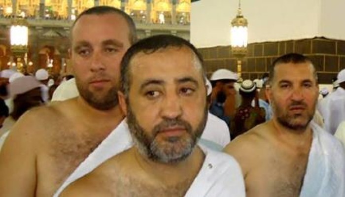 صورة تجمع قادة القسام في الحج و جمعتهم الشهادة في سبيل الله ضد الصهاينة