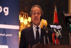 فيديو .. سقوط الخيمة على رأس وزير التجارة الانقلابي خلال افتتاح ميناء قسطل