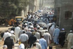 البحيرة: الآلاف يشيّعون جنازة سائق التكتوك قتله أمين شرطة بلا ذنب