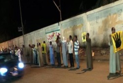 السويس: سلسلتان بشريتان لثوار السويس تحيي صمود أهل غزة