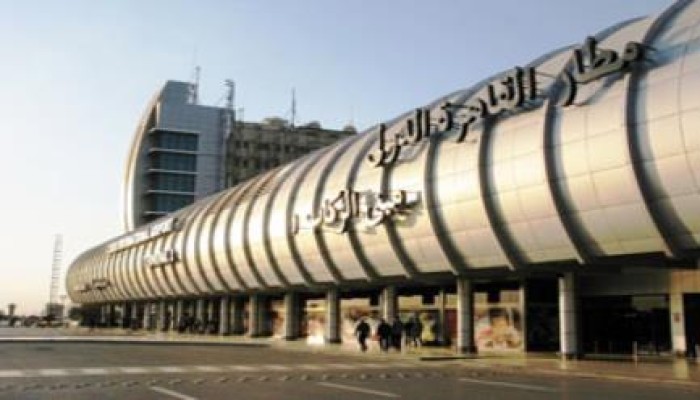 كوارث الانقلاب.. نشوب حريق بطائرة أثناء هبوطها بمطار القاهرة