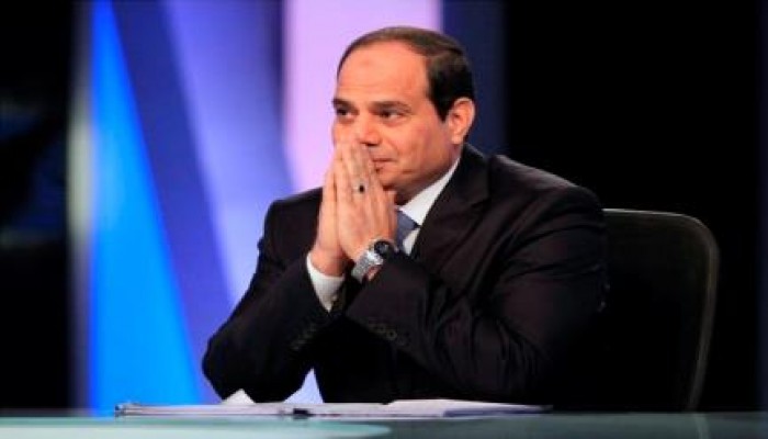 كاتب بريطاني: "الطاقة" تدفع السيسى الفاشل إلى تبادل الديون بمزيد من الديون