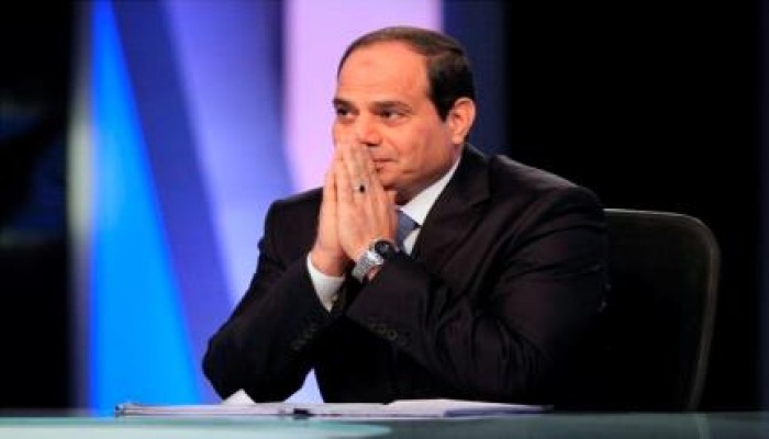 كاتب بريطاني: "الطاقة" تدفع السيسى الفاشل إلى تبادل الديون بمزيد من الديون