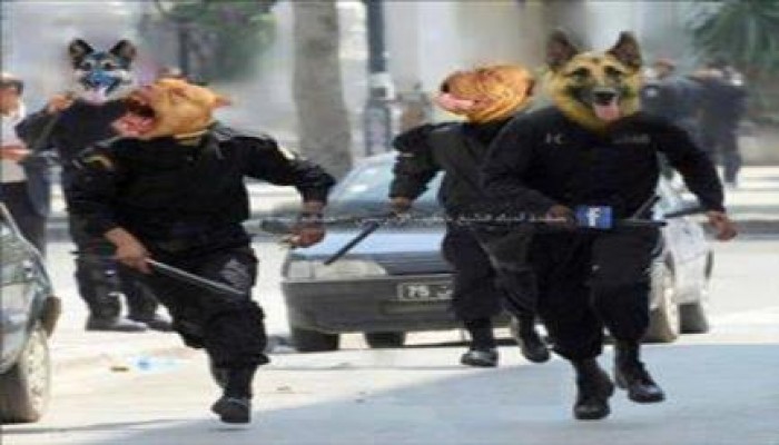 بالفيديو.. فضيحةأمناء شرطة يعبثون بـ«جثة» مواطن ويضعون «سيجارة» فى فمه