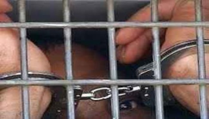 الطلاب المعتقلين بـ"الأبعادية" و"فرق الأمن": نواجه الموت!!