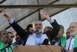 كاتب إسرائيلي: "ما حققناه ينحصر في تجنيد آلاف الفلسطينيين لدعم حماس"