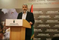 مشعل للإسرائيليين: قيادتكم تكذب عليكم.. ويطالب مصر بفتح معبر رفح