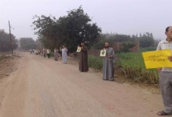 سلسلة بشرية بقريتى "أوليلة" و "البهاتية" رافضة لحكم العسكر فى جمعة صوت الغلابة ثورة