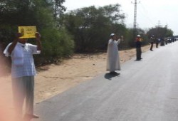 سلسلة بشرية لأهالى قرية الستامونى بمركز بلقاس صباح اليوم إستجابةً لدعوة التحالف