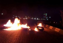 مجهولون يقطعون طريق السويس القاهرة الصحراوي جهة السويس