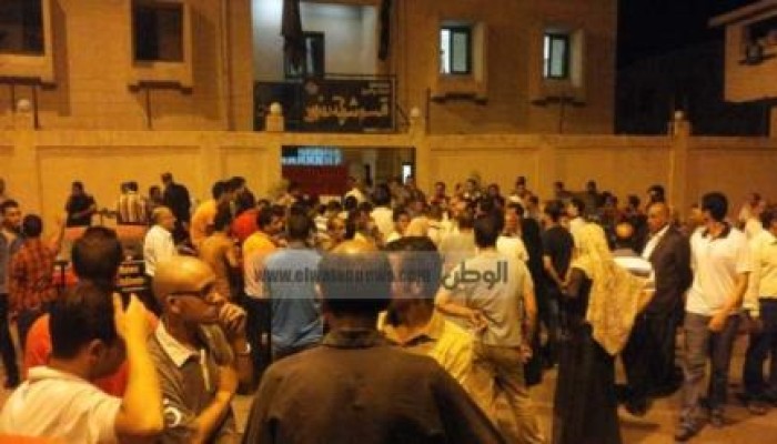 أهالي يحاصرون قسم دمنهور للمطالبة بالقصاص من ضابط قتل ميكانيكي