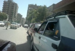 بالصور.. تكدس أمام محطات وقود أسيوط.. والسائقون: "هنعتزل المهنة"