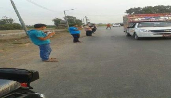 سلسلة بشرية لـ"شباب ضد الإنقلاب" بـ"نبروه" ضمن اسبوع "ثورة حتى النصر"