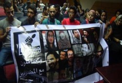 نشطاء يبدأون الإضراب عن الطعام تضامنا مع المعتقلين بسجون الانقلاب