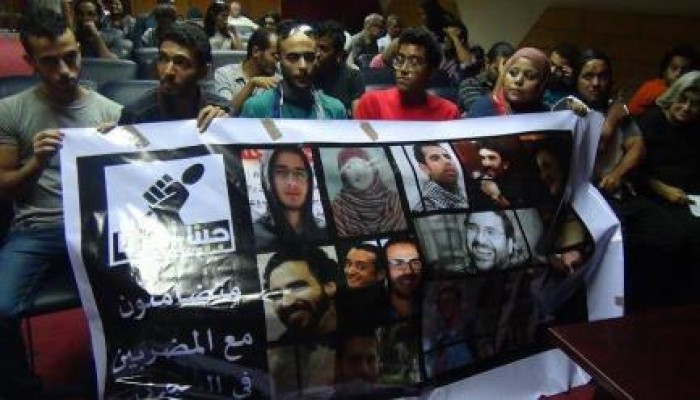 نشطاء يبدأون الإضراب عن الطعام تضامنا مع المعتقلين بسجون الانقلاب