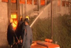 حريق هائل بمصنع سيراميك بالإسكندرية