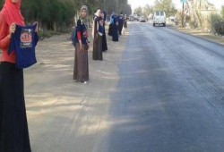 سلسلة بشرية لحركة ضنك بالنوبارية تنديدا "بالخراب الإقتصادى"