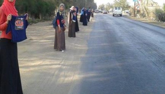 سلسلة بشرية لحركة ضنك بالنوبارية تنديدا "بالخراب الإقتصادى"