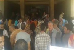 لليوم الثالث معلمو العقود يتظاهرون أمام محافظة الشرقية