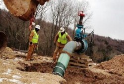 حكومة الانقلاب تقترض لسداد 1.5 مليار دولار لشركتي تنقيب بترول أوقفتا أعمالهما في مصر